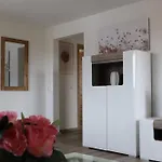 Apartament Mit Schminktisch 2og